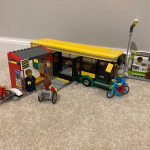 Lego Bus Station - 60154 retired